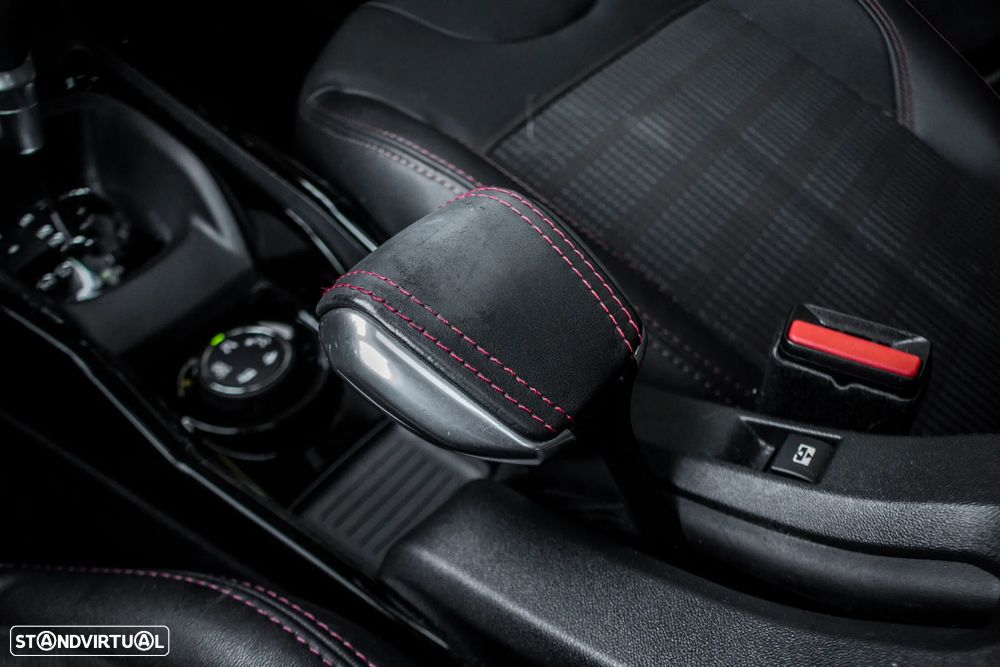 Peugeot 2008 1.2 PureTech GT Line EAT6 - 22