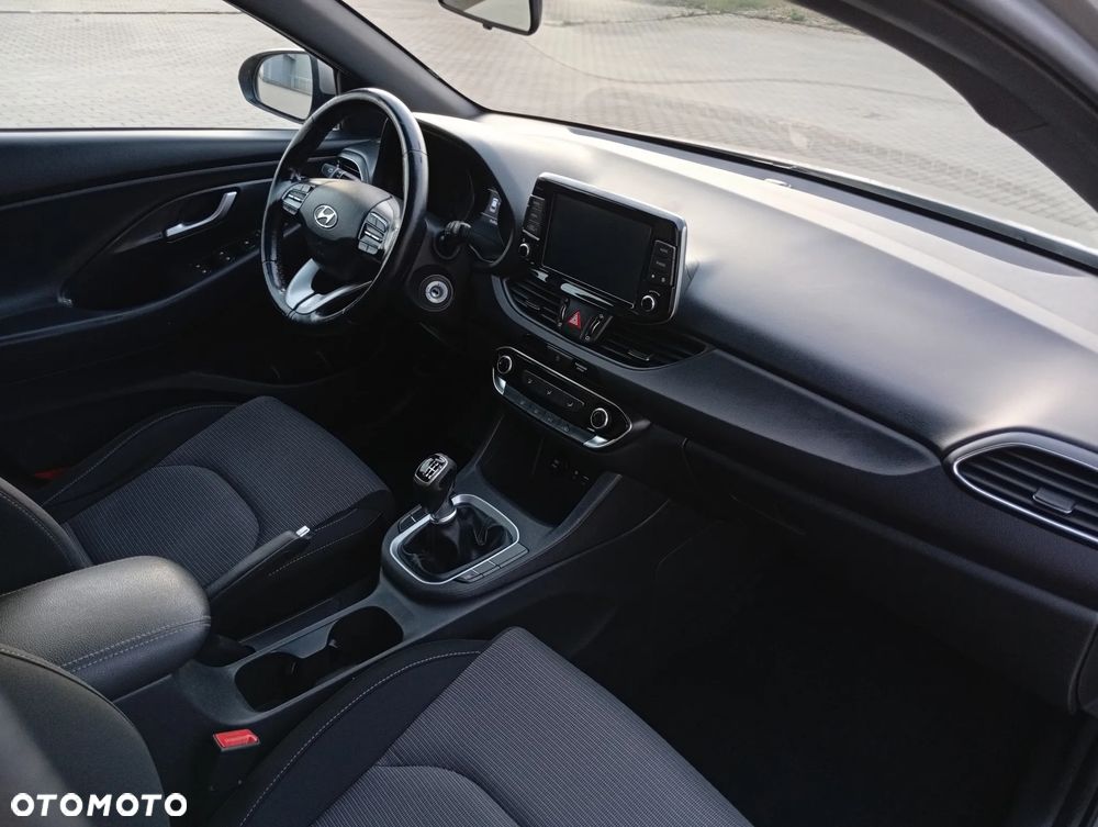 Hyundai i30 1.4 Comfort - 12