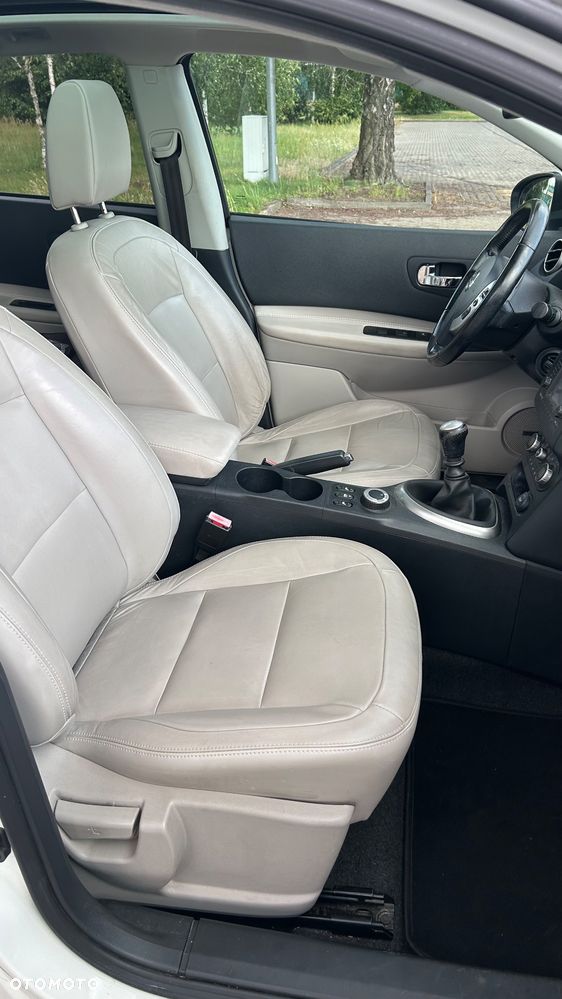 Nissan Qashqai 1.6 DCi 4x4 Tekna - 27