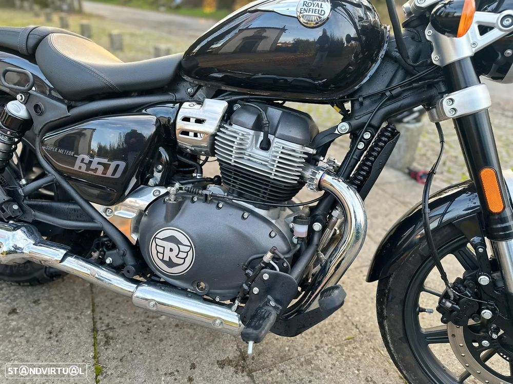 Royal Enfield Super Meteor 650 - 8