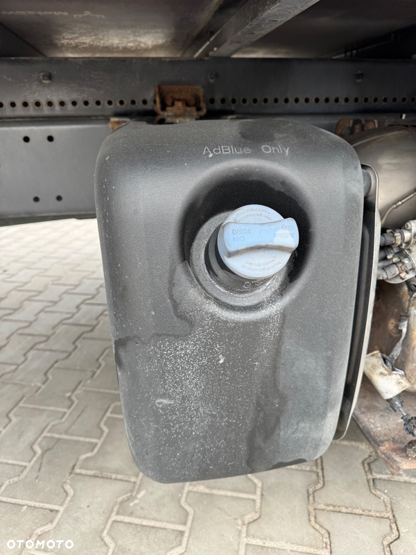 Kompletny zbiornik adblue, mocowanie, smok DAF LF Euro 6