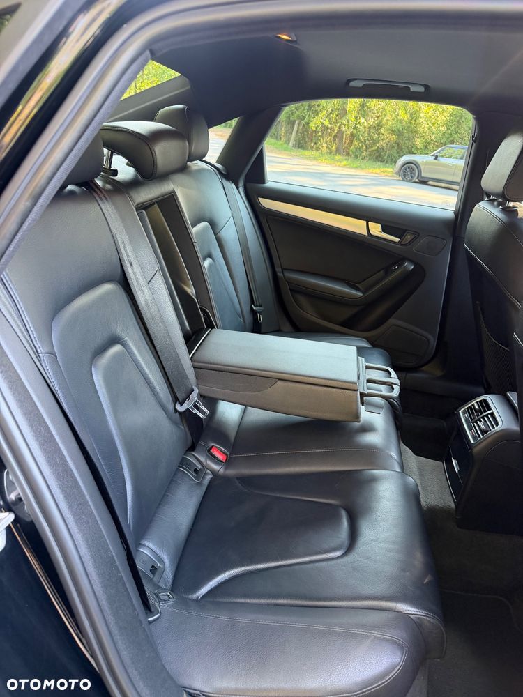 Audi A4 Limousine - 13