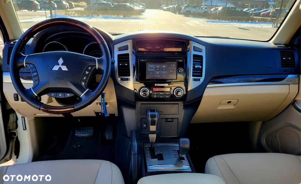 Mitsubishi Pajero - 5