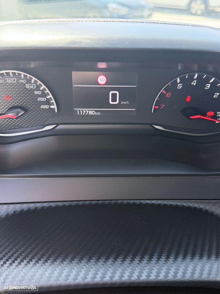 Peugeot 2008 BlueHDi 110 Allure - 19