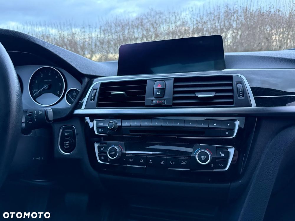 BMW Seria 3 320d Edition Luxury Line Purity - 17