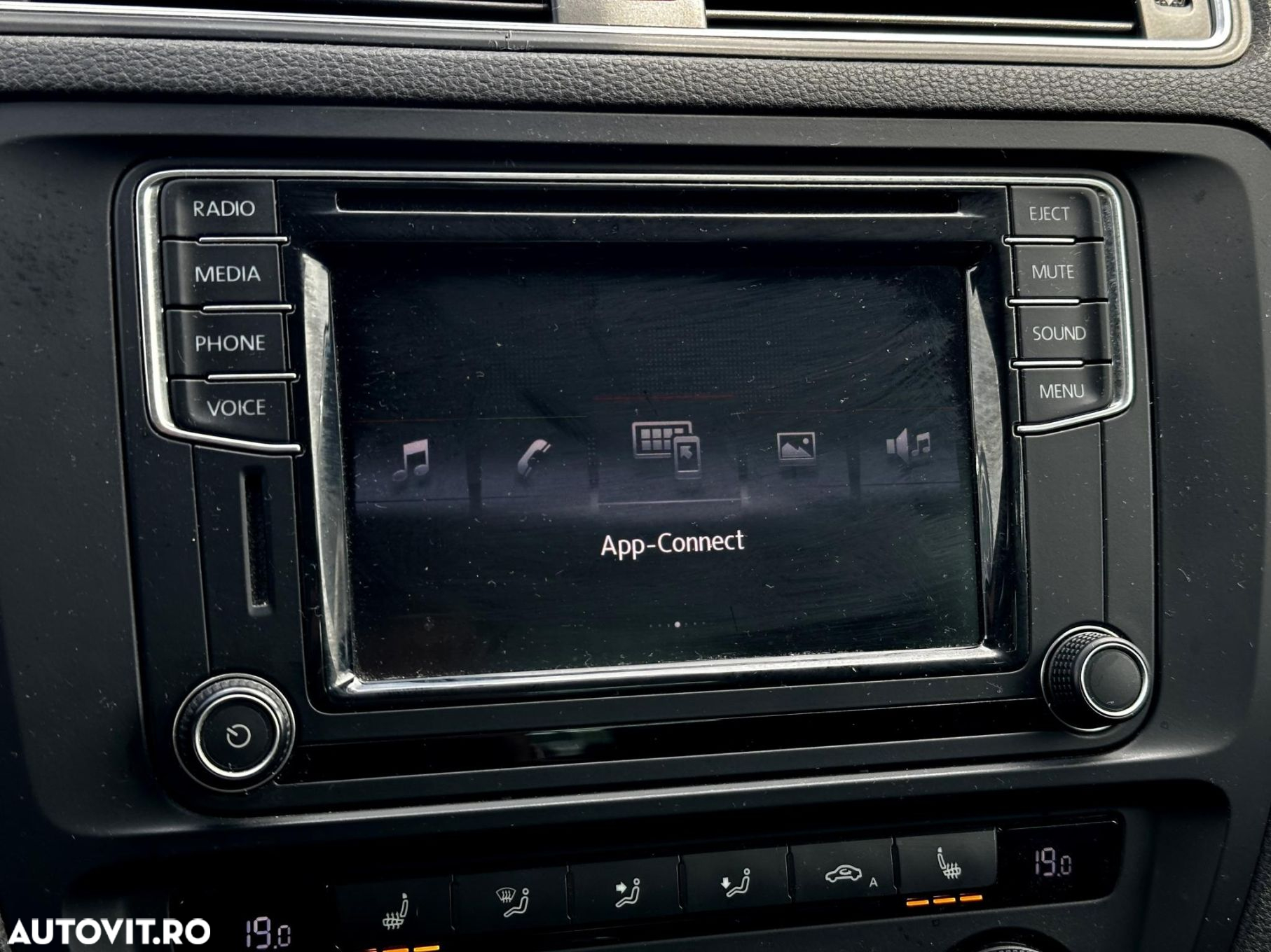 Volkswagen Jetta - 12