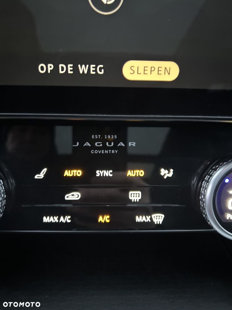 Jaguar F-Pace P250 AWD R-Dynamic Black - 17