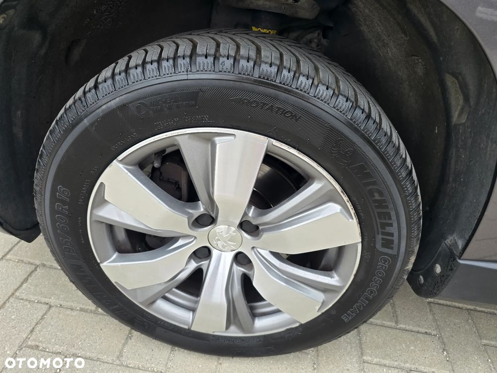 Peugeot 2008 - 18