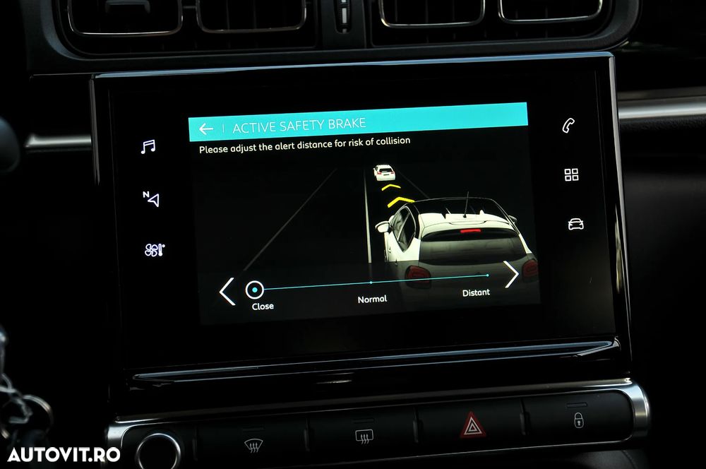 Citroën C3 1.2 PureTech S&S EAT Shine - 27