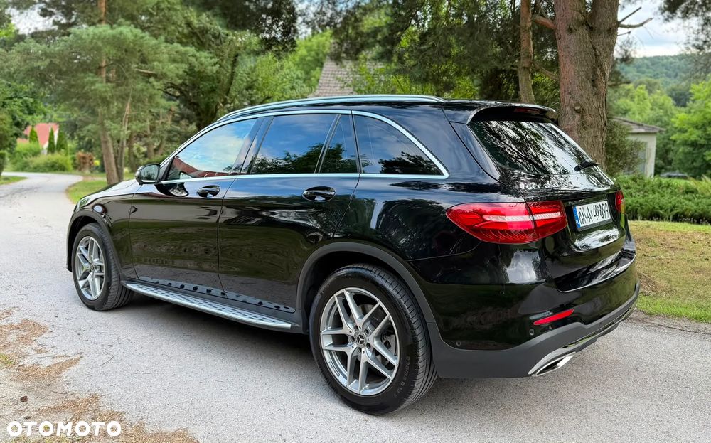 Mercedes-Benz GLC 250 4Matic 9G-TRONIC AMG Line - 11