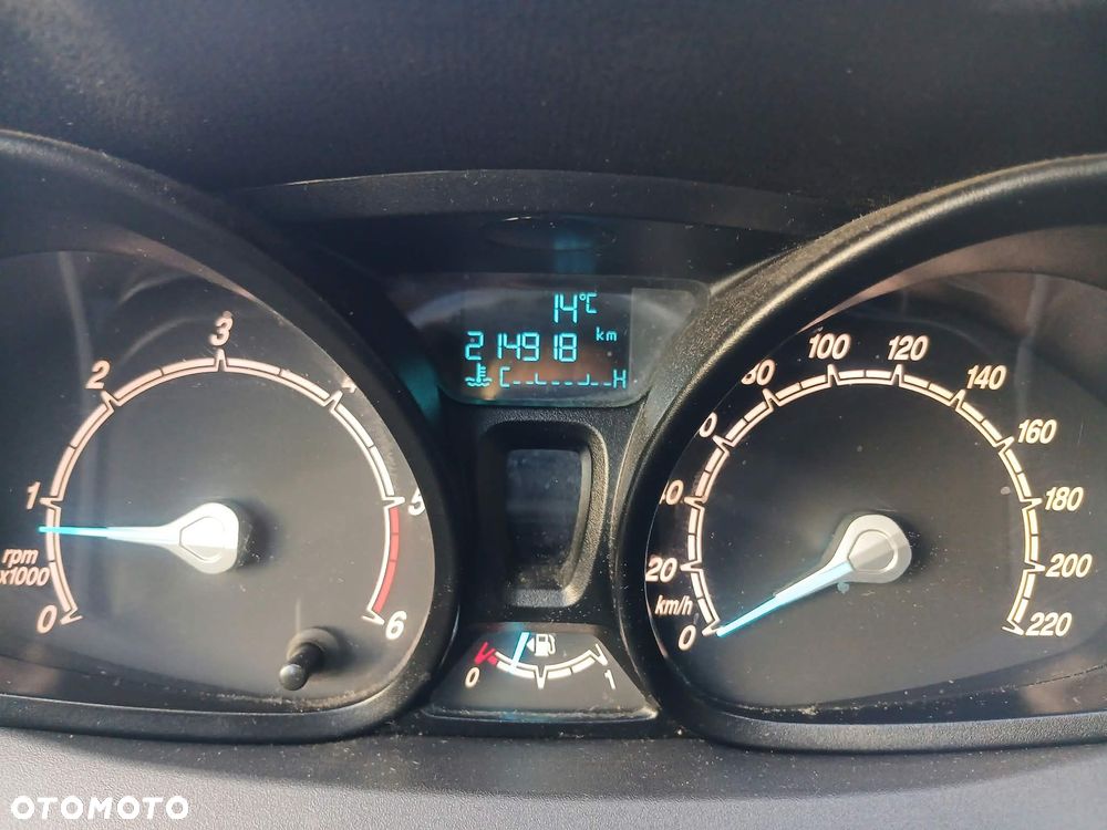 Ford Fiesta - 12