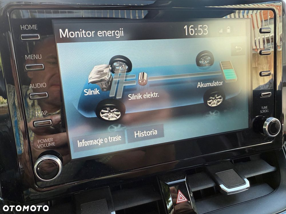 Toyota Corolla 2.0 Hybrid Executive - 11