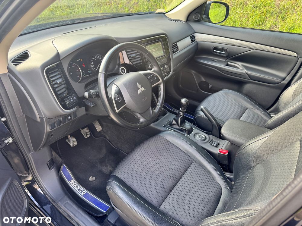 Mitsubishi Outlander 2.2 DI-D 4WD Intense - 11
