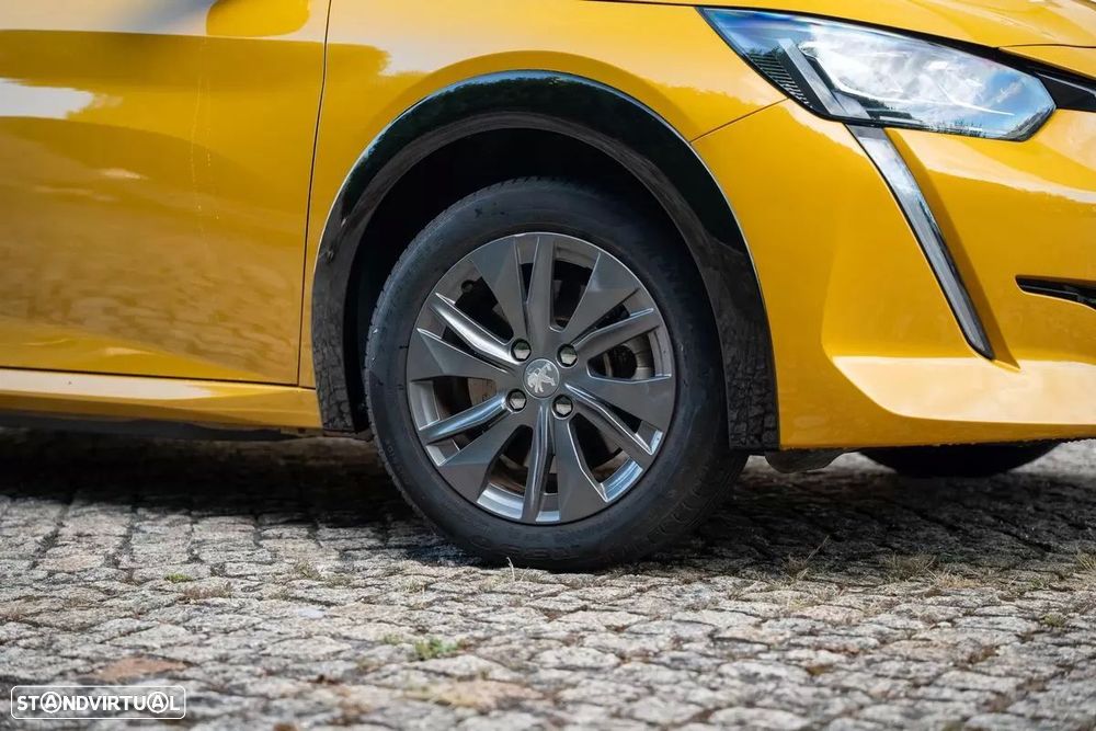 Peugeot e-208 - 37