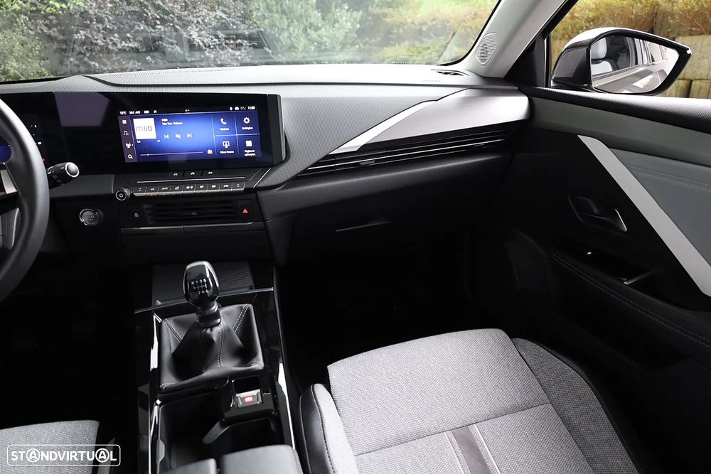 Opel Astra 1.2 T Elegance - 16