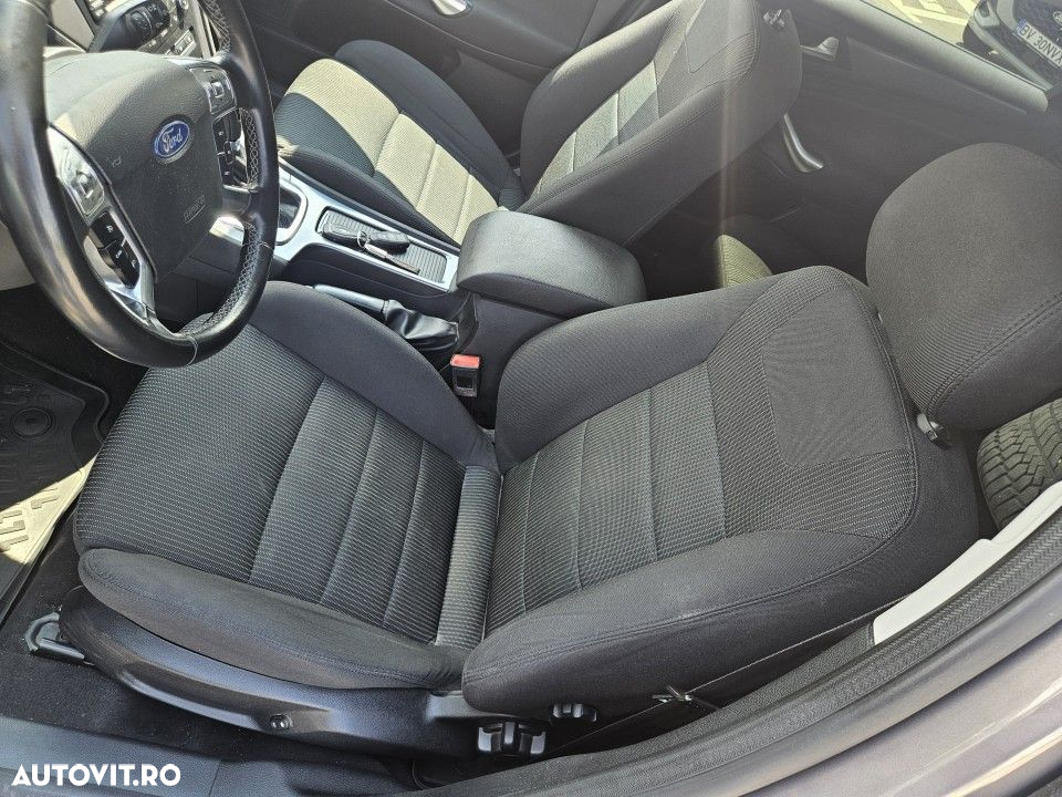 Ford Mondeo - 12