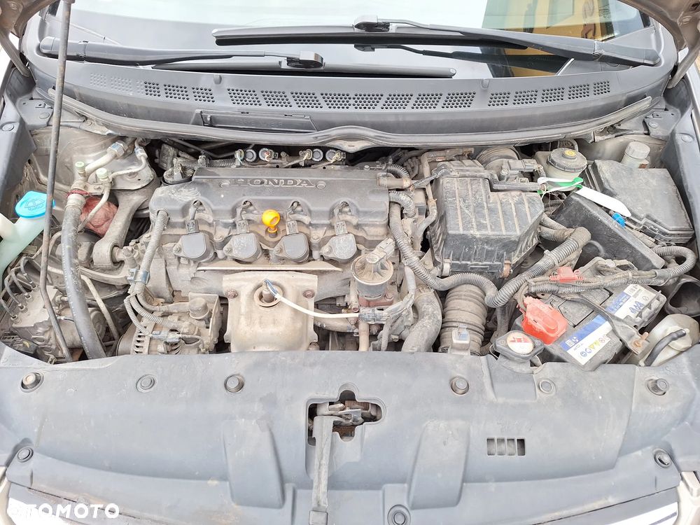 Honda Civic 1.8 Comfort - 37