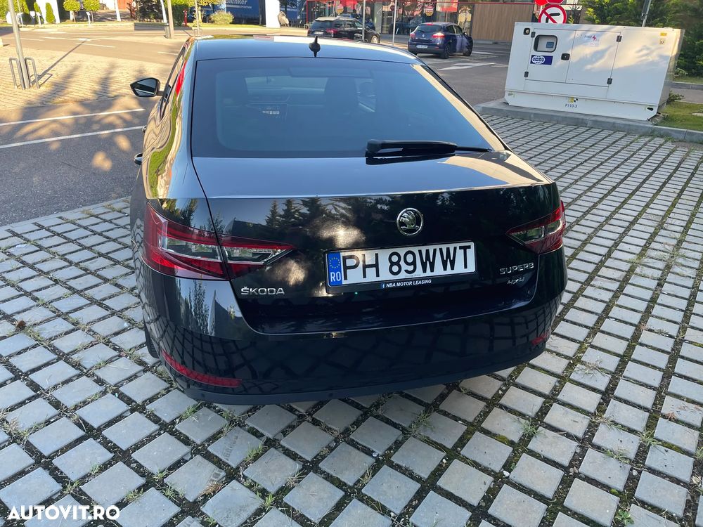 Skoda Superb 2.0 TDI DSG 4X4 Ambition - 14
