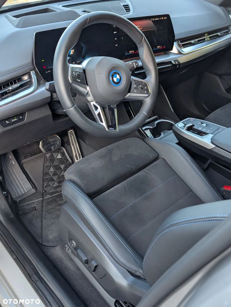 BMW iX1 xDrive30 66.5kWh M Sport - 6