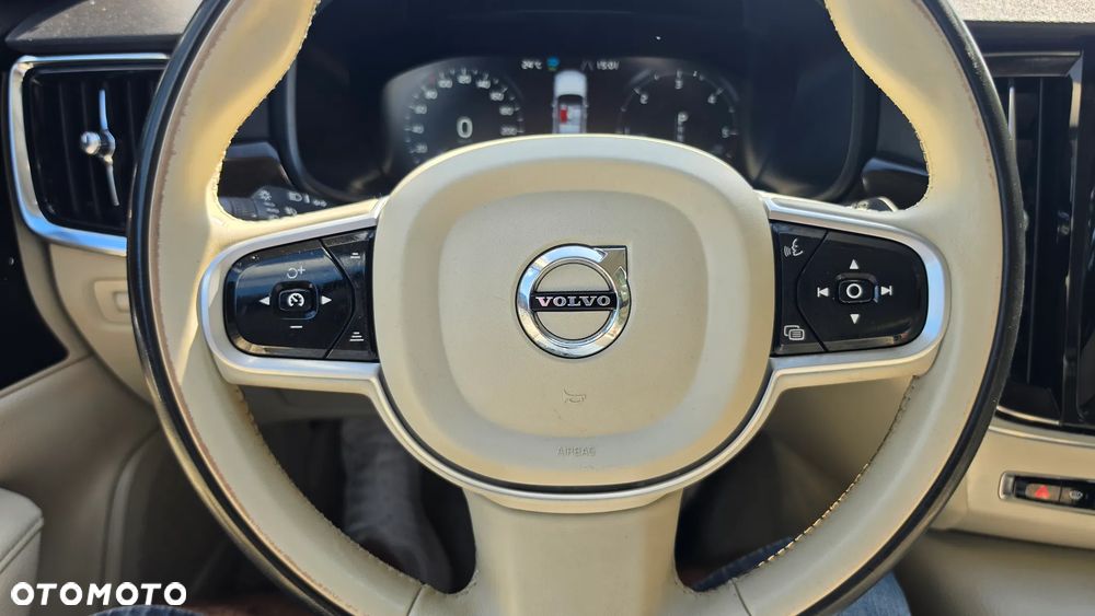Volvo V90 D4 Geartronic Momentum - 23