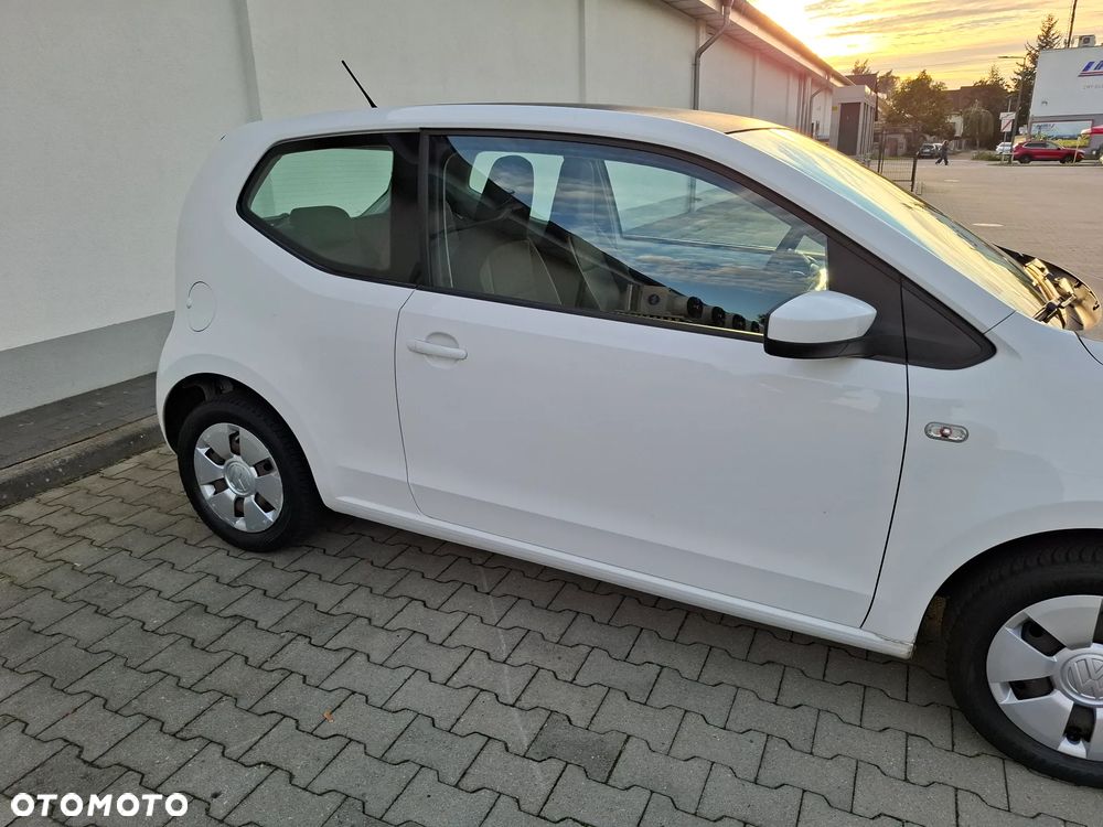 Volkswagen up! United - 10