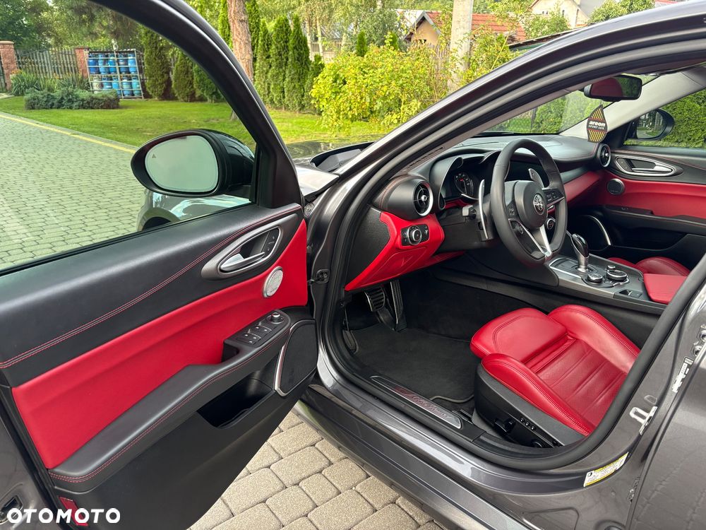 Alfa Romeo Giulia 2.0 Turbo 16V AT8 Veloce Ti - 12
