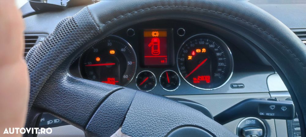 Dezmembrez vw volkswagen passat B6 sedan 2.0 tdi BMP cv man HDU LD5Q - 11