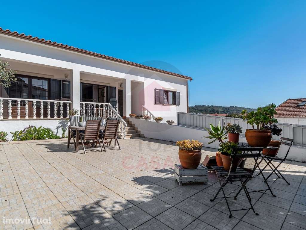 Moradia típica portuguesa no centro da Foz do Arelho - Grande imagem: 3/31