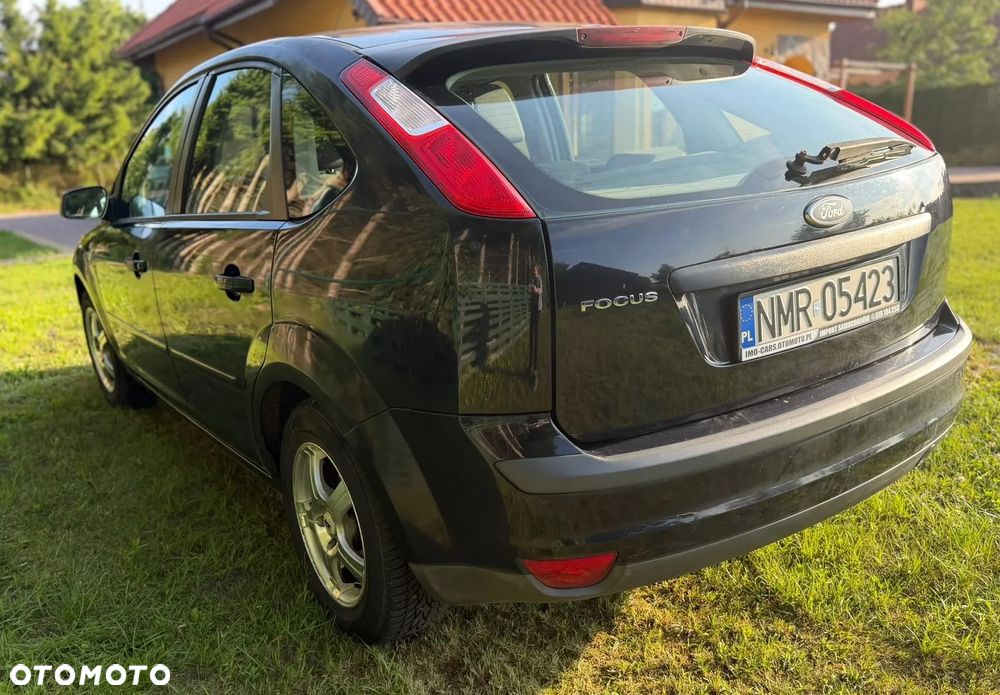 Ford Focus 1.6 Trend + - 7