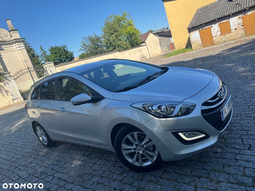 Hyundai i30 blue 1.6 CRDi Classic Navigation - 4