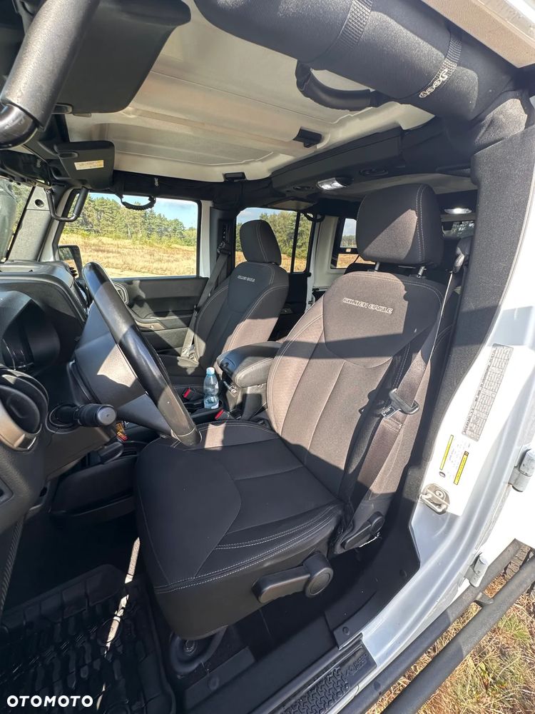Jeep Wrangler - 8