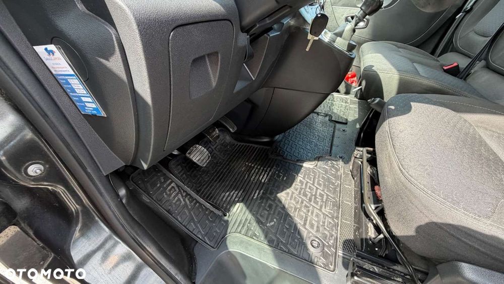 Opel Vivaro - 37