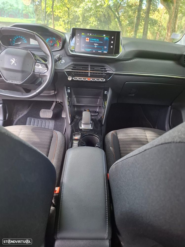 Peugeot e-208 - 10