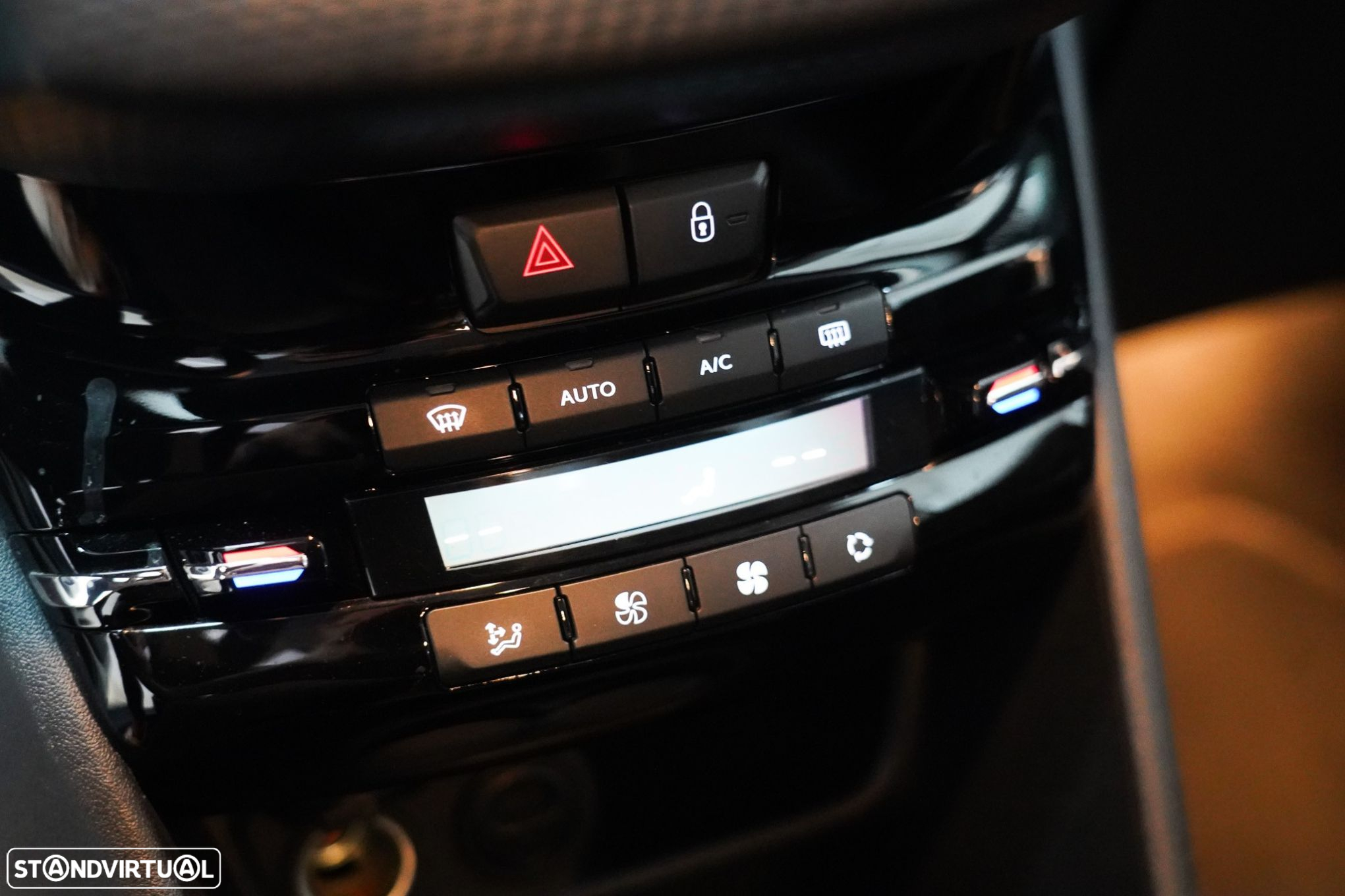 Peugeot 2008 1.2 PureTech Style - 14