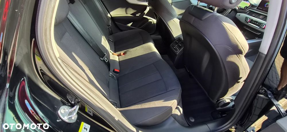 Audi A4 Avant 2.0 TDI ultra S tronic - 33