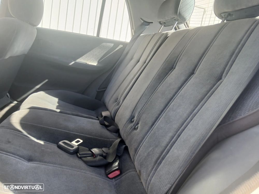 Nissan Sunny Hatchback 1.4 LX - 7