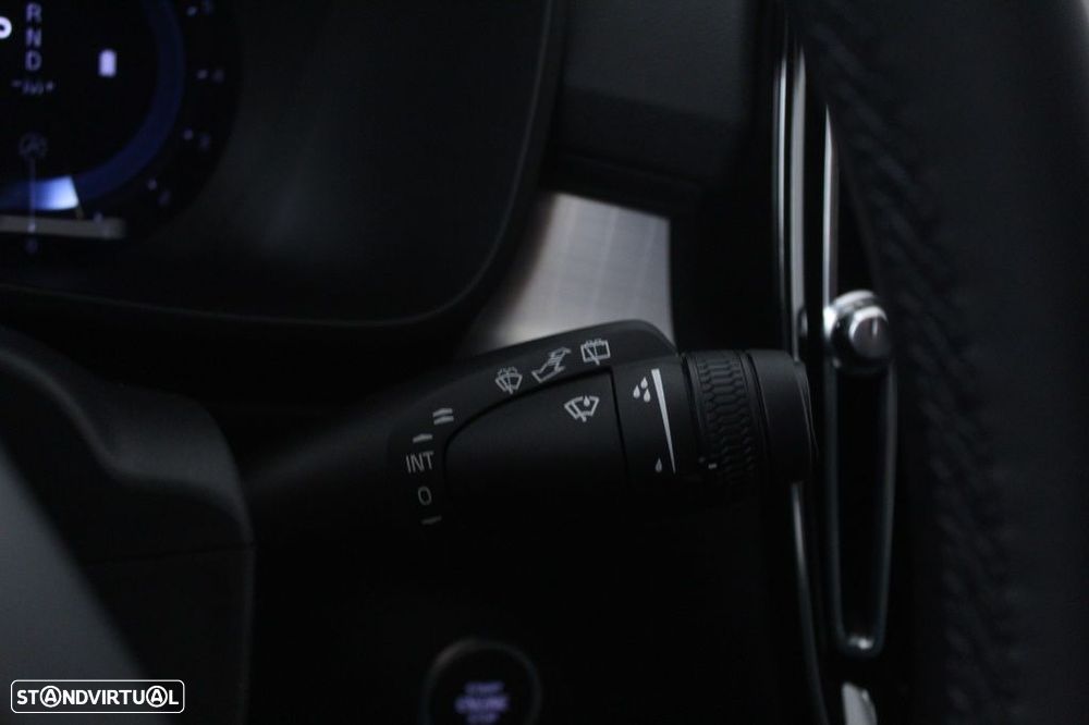 Volvo XC 40 2.0 B3 Plus Dark - 26