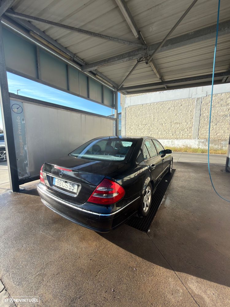 Mercedes-Benz E 220 CDI Auto Avantgarde - 4