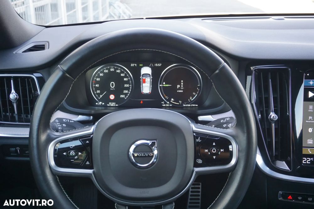 Volvo V60 T6 AWD Recharge Geartronic RDesign - 19