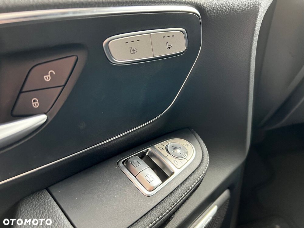 Mercedes-Benz Klasa V - 15