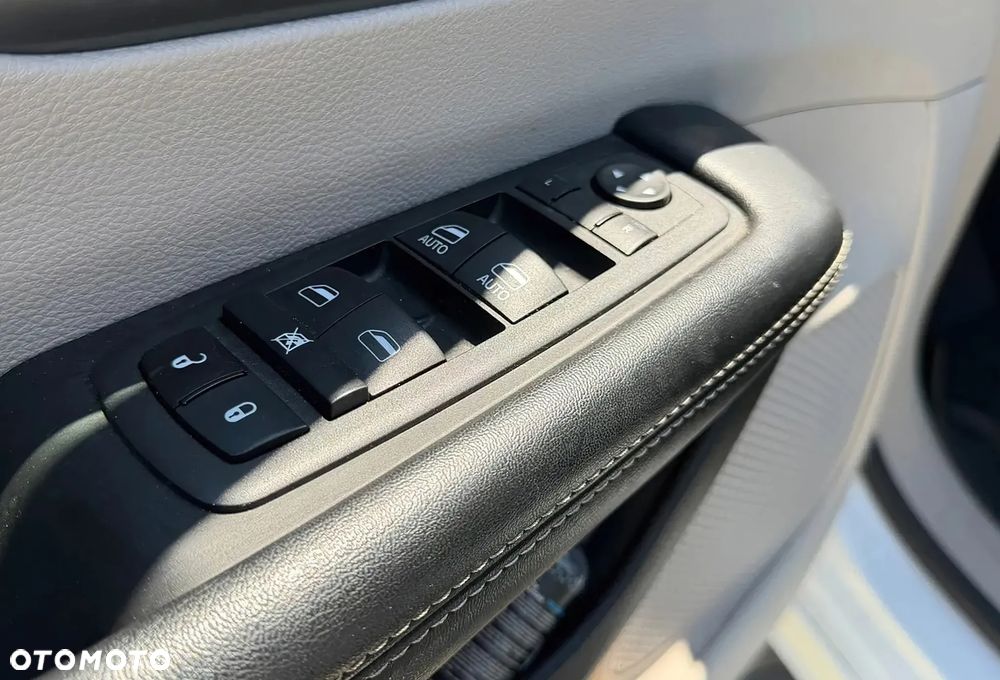 Chrysler Pacifica - 14