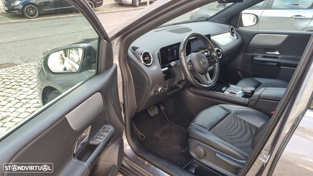Mercedes-Benz B 180 d Business Solutions Aut. — fotografia 12