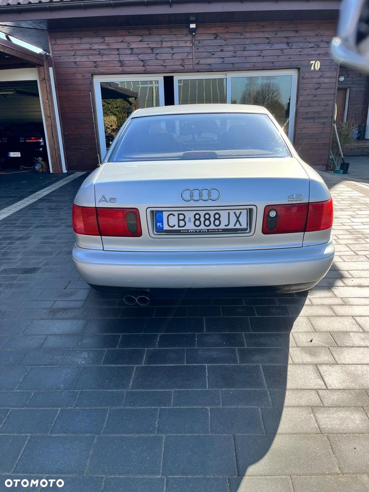 Audi A8 - 8