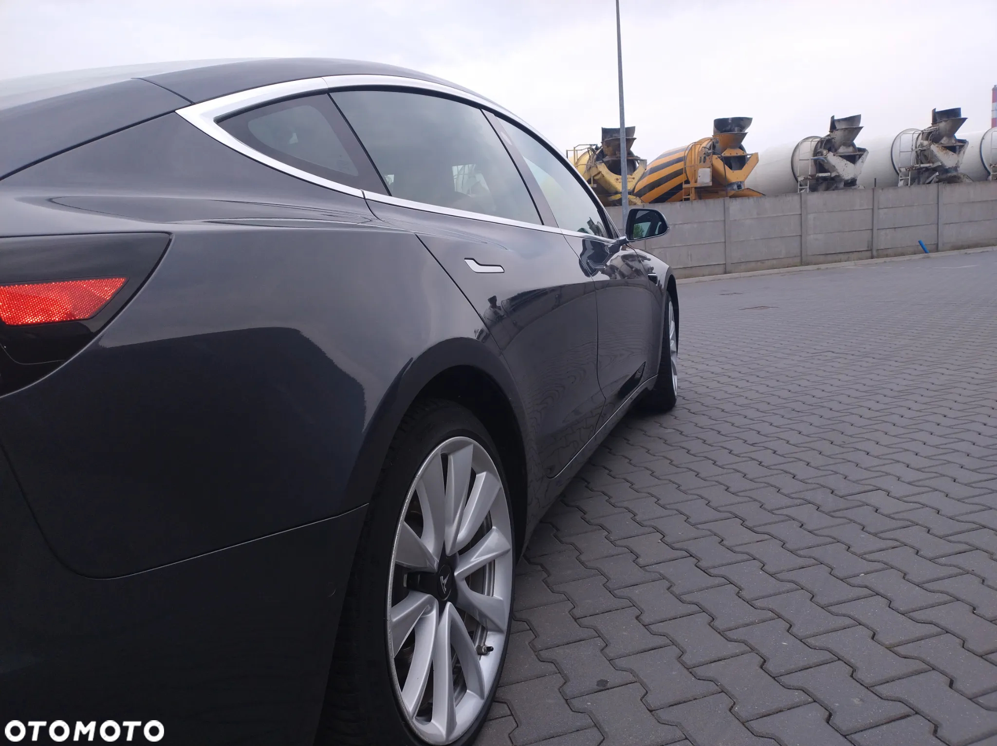 Tesla Model 3 Standard Reichweite Plus Hinterradantrieb - 4