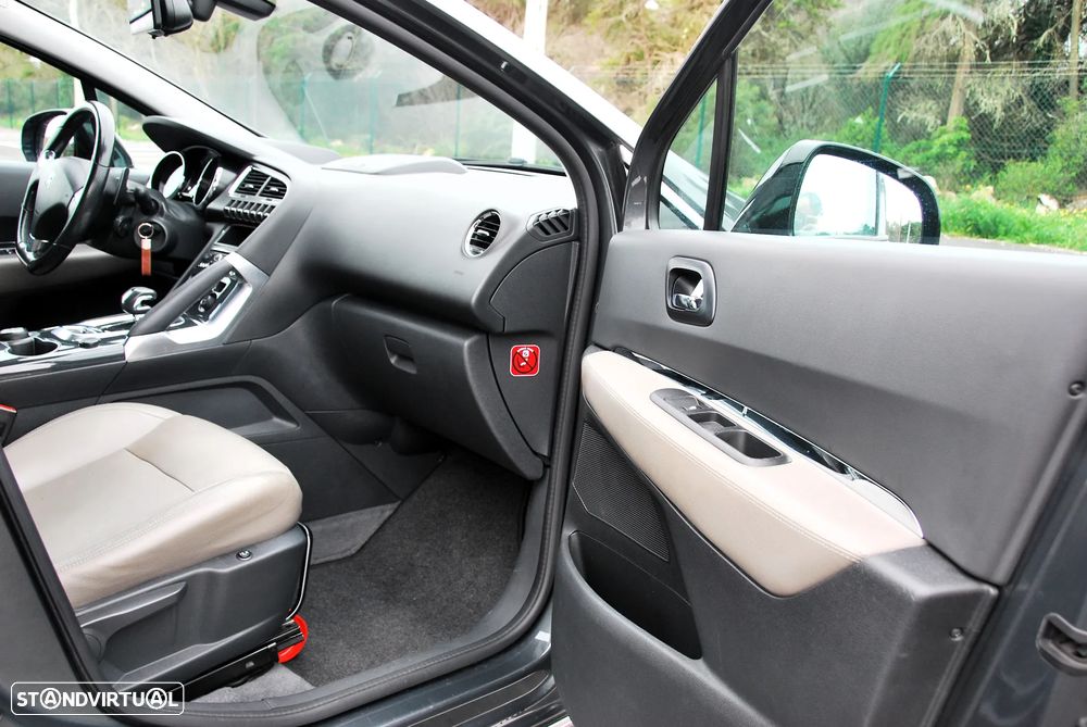 Peugeot 3008 2.0 HDi Hybrid4 - 15