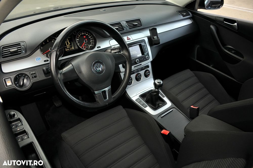Volkswagen Passat - 14