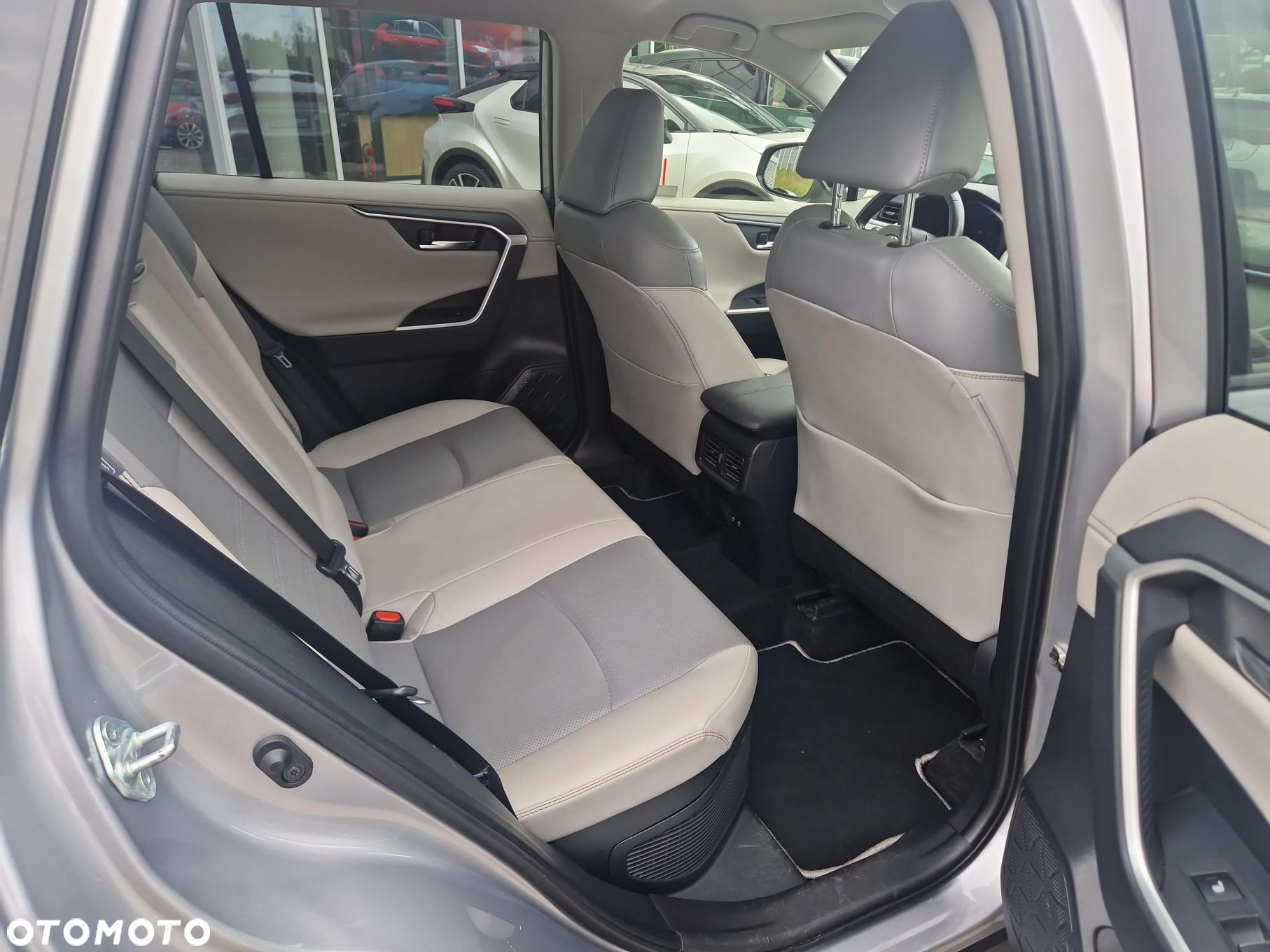 Toyota RAV4 - 18