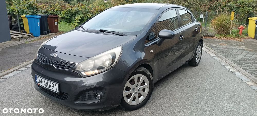 Kia Rio 1.2 L - 2