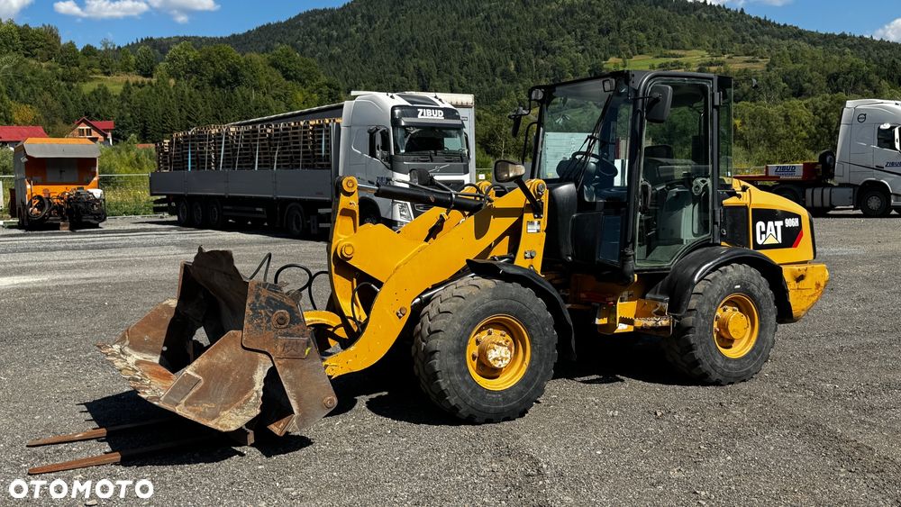 Caterpillar 906H - 3