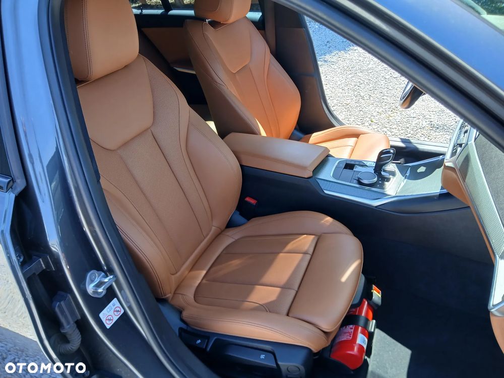 BMW Seria 3 330e PHEV xDrive M Sport sport - 17